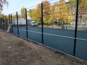Забор на спортивную площадку 40 метров фото в Троицке