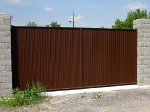 ворота распашные с ручным управлением - пример 11 фото в Троицке