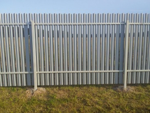 Забор из евроштакетника с утрамбовкой щебнем 80 метров фото цена за метр